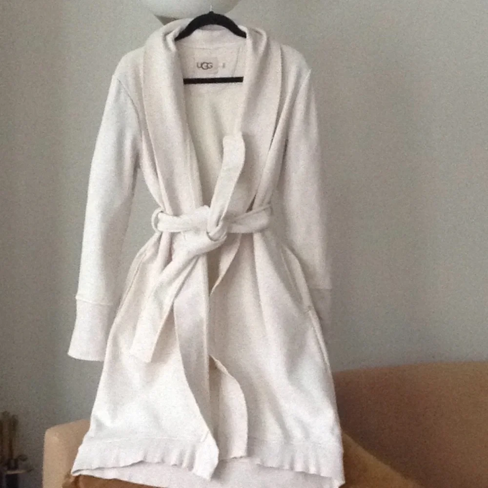🔥🔶🔥 Uggs - Oversized 'Ivory' Weekender Robe - Picture 2 of 10